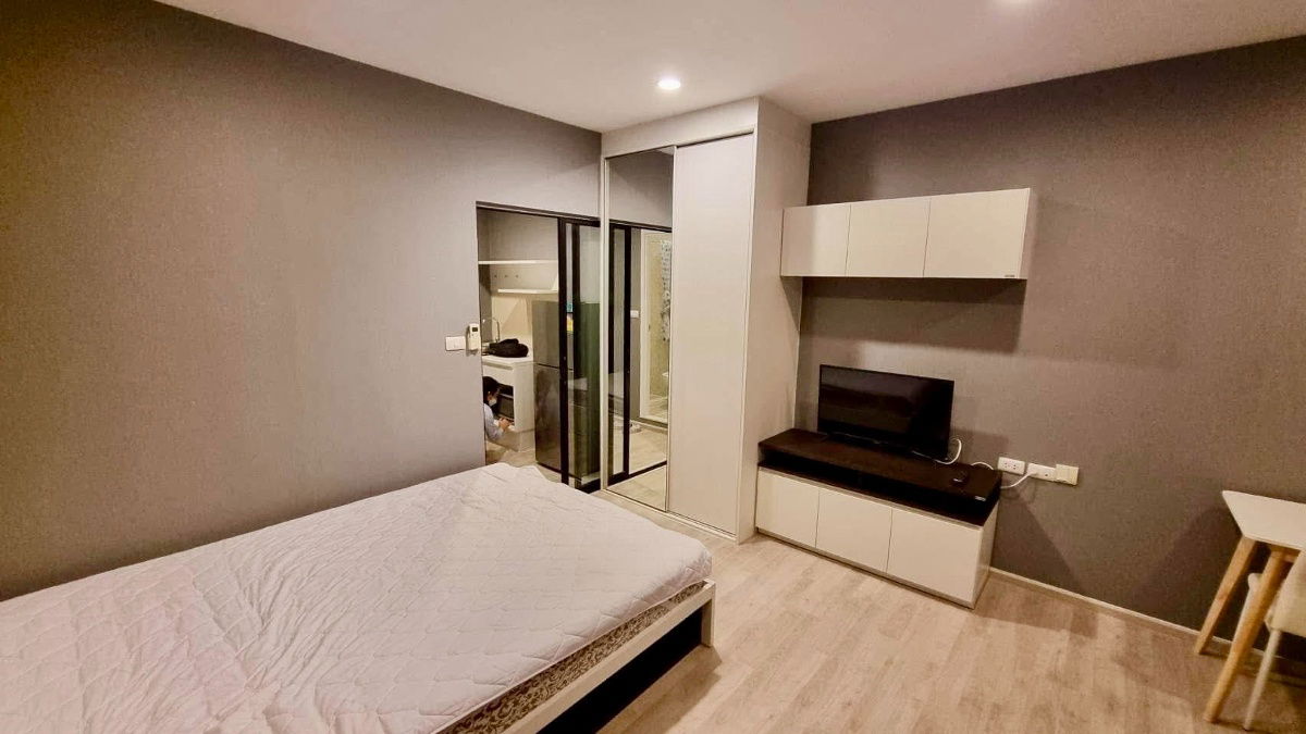 picture code : C21 Plum Condo Central Station Phase 1 - 1/9