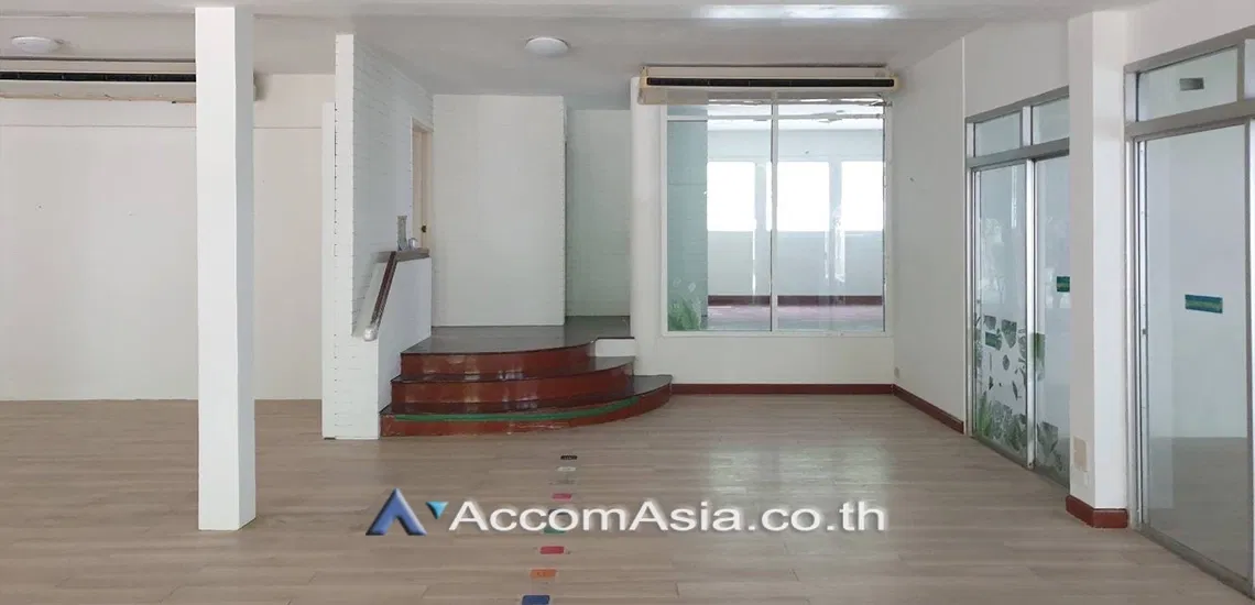 picture 🔼🔽 AccomA 📩  Spacious Single-Storey Home with Airy Garden View at Ekkamai, Sukhumvit (AA13872) - 6/16