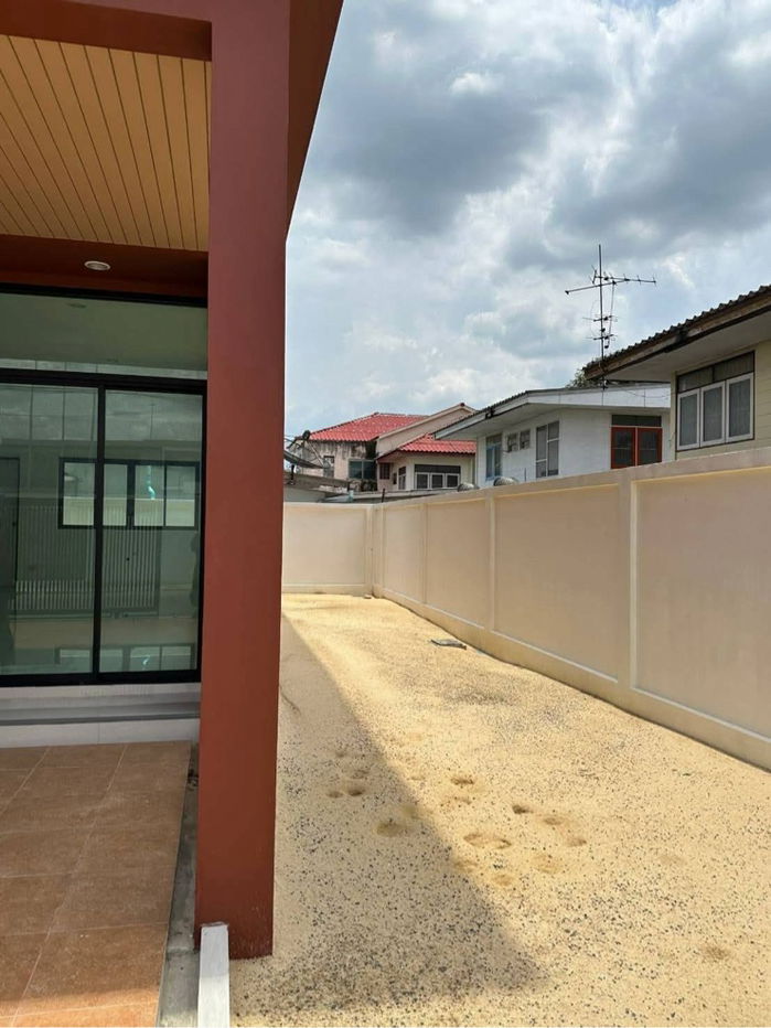 รูป ทาวน์โฮม 3 ชั้น สร้างใหม่ หลังใหญ่  3 ห้องนอน 3 ห้องน้ำ - รูปที่ 5/9