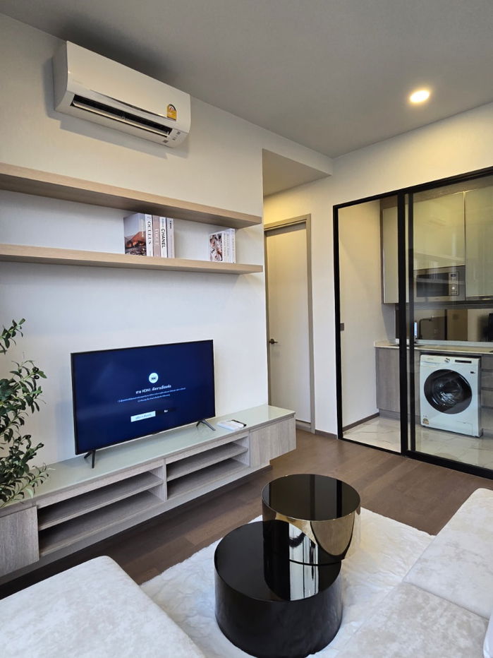 picture Park Origin Phayathai【𝐒𝐄𝐋𝐋 & 𝐑𝐄𝐍𝐓】🔥Simple elegance, with a harmonious tone for both the wood floors & furniture.🔥  Contact Line ID: @hacondo - 7/10