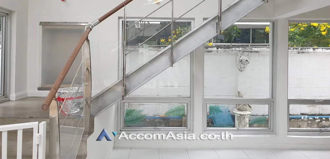 picture 🔼🔽 AccomA 📩  Spacious Single-Storey Home with Airy Garden View at Ekkamai, Sukhumvit (AA13872) - 8/16