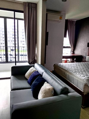 Condos for rent : For Rent : IDEO Q Prayathai Condo *Nice Room* at Line : @homefinder