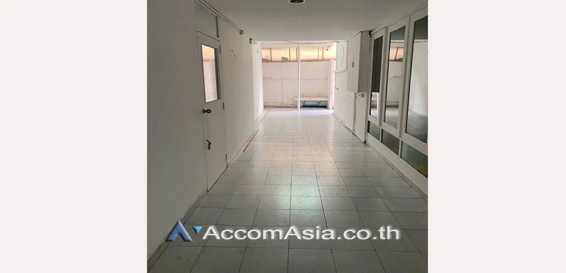 picture 🔼🔽 AccomA 📩  Spacious Single-Storey Home with Airy Garden View at Ekkamai, Sukhumvit (AA13872) - 14/16