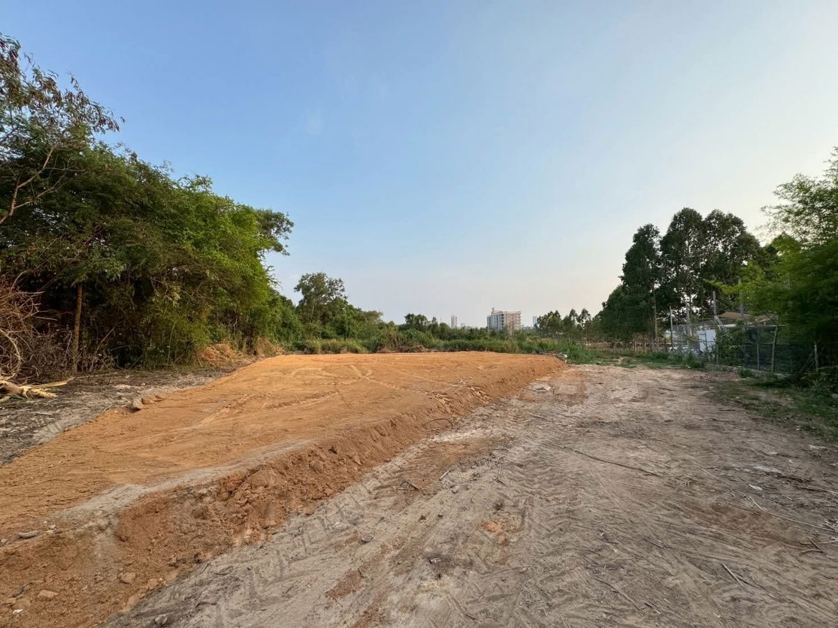 picture Land in Pattaya Jomtien Prime Location in the Pattaya Beach Side,Land Size 416sq.m  - 11/11