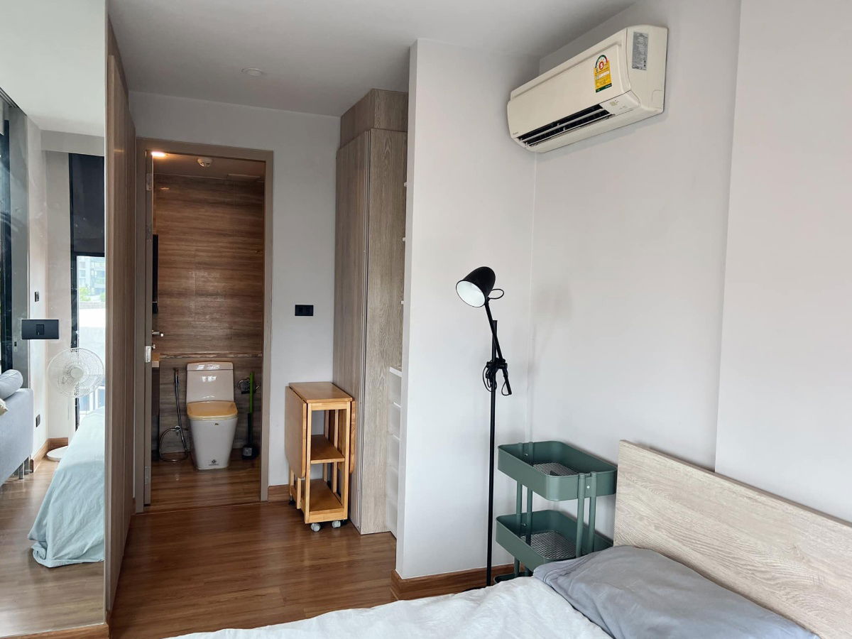 picture For Rent : FYNN Aree Condo near BTS Aree *Nice Room Corner Room* at Line : @homefinder - 6/9