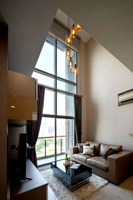 ขายคอนโด : 📌 ขายคอนโด เดอะ เครสท์ สุขุมวิท 34 อาคาร 1 ชั้น 12 Duplex 2 ห้องนอน ขนาด 98 ตรม ใกล้ The Em District