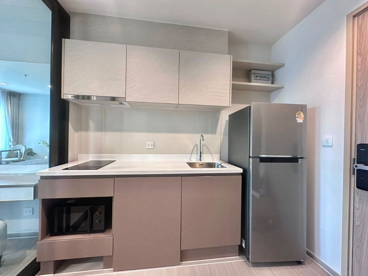 picture Condo for Rent : Life Sathorn-Sierra  Studio Nice decorated Built-in furniture Fully furnished no damage earthquake Near BTS Talat Phlu - 6/9
