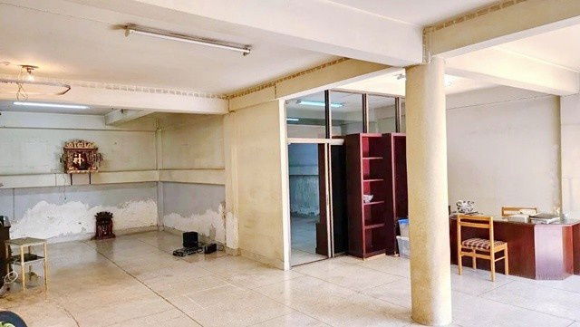 picture BTS Phra Khanong 800 m. 3-unit 4-story commercial building for rent 54 sq.wa. 792 sq.m. located on t - 4/8