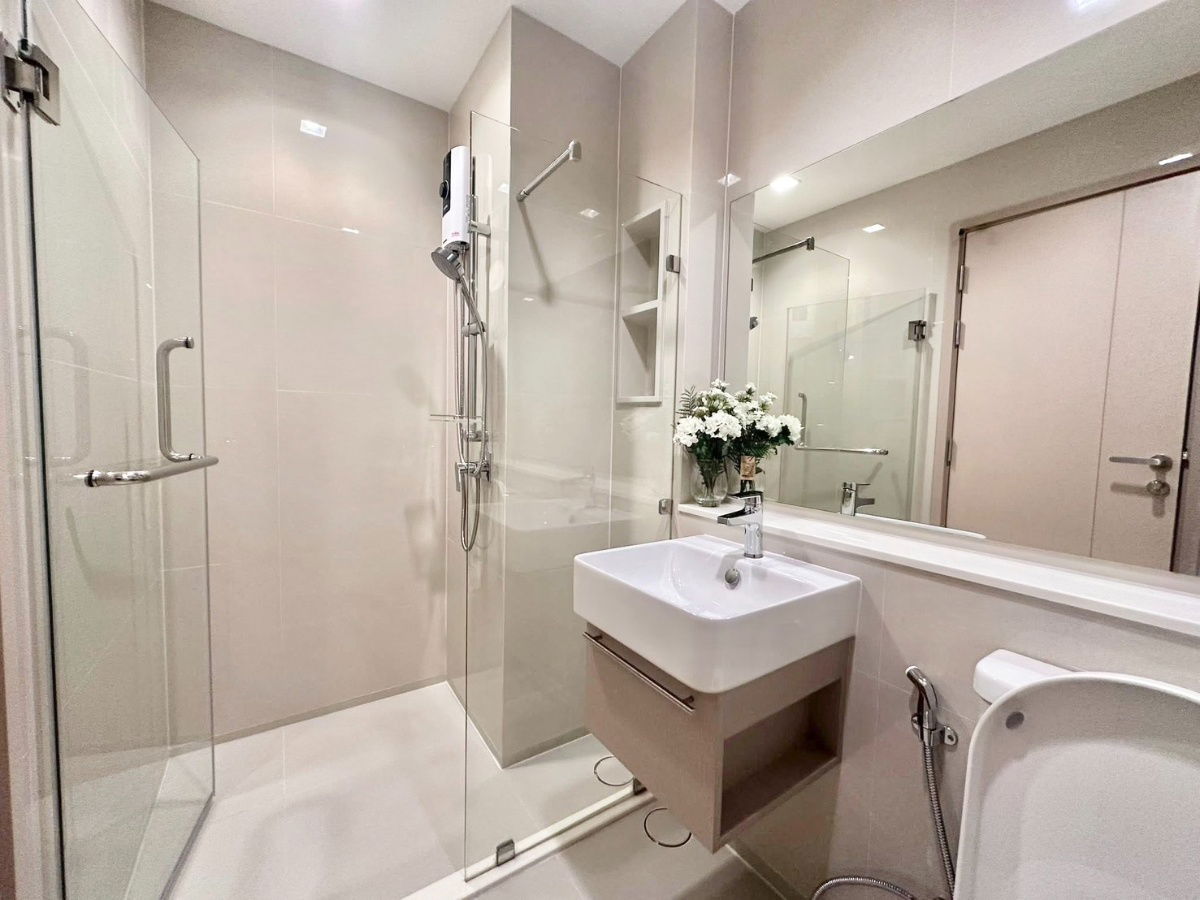 picture Condo for Rent : Life Sathorn-Sierra  Studio Nice decorated Built-in furniture Fully furnished no damage earthquake Near BTS Talat Phlu - 9/9