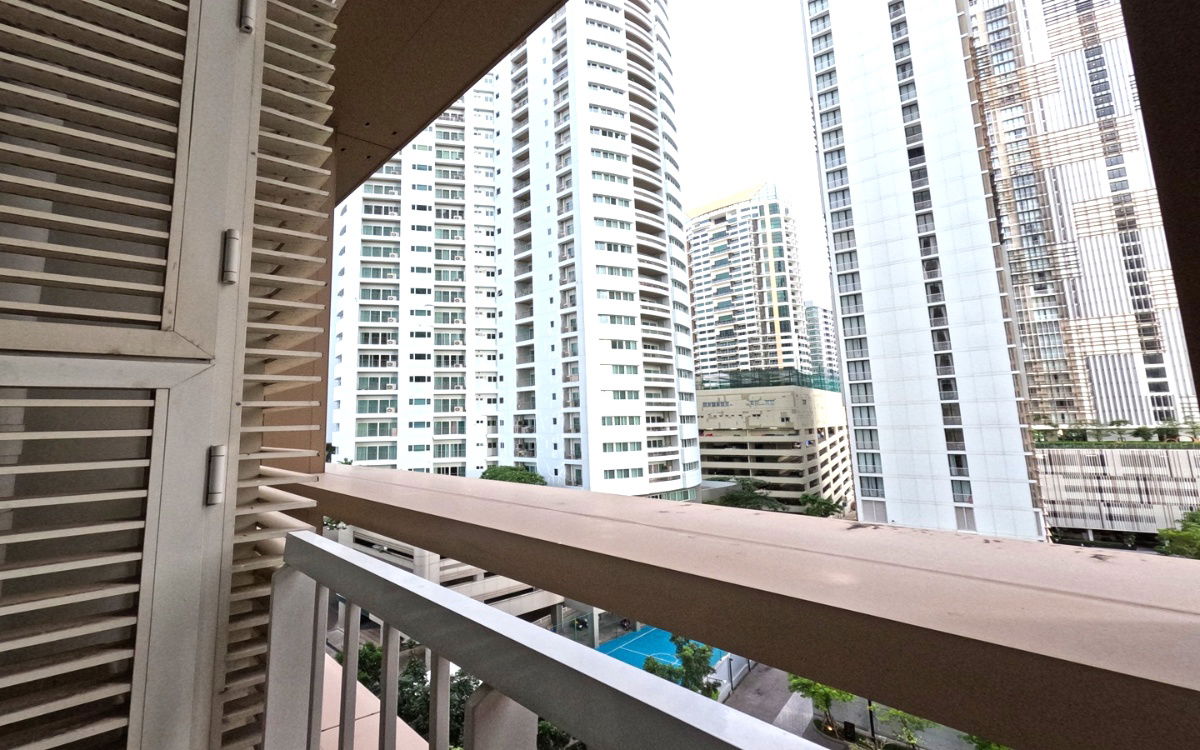 picture Park24 BTS Prompong for Sale Below Market Price. Condo Park 24 The price is lower than the market newly renovated.  - 15/39