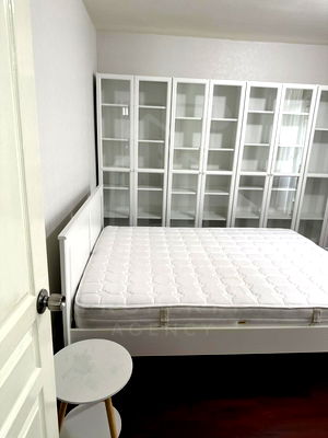 Condos for rent MRT Sam Yan : 📌 Urgently for rent : Pipat Place beautiful room, fully furnished, ready to move in.MD-95059