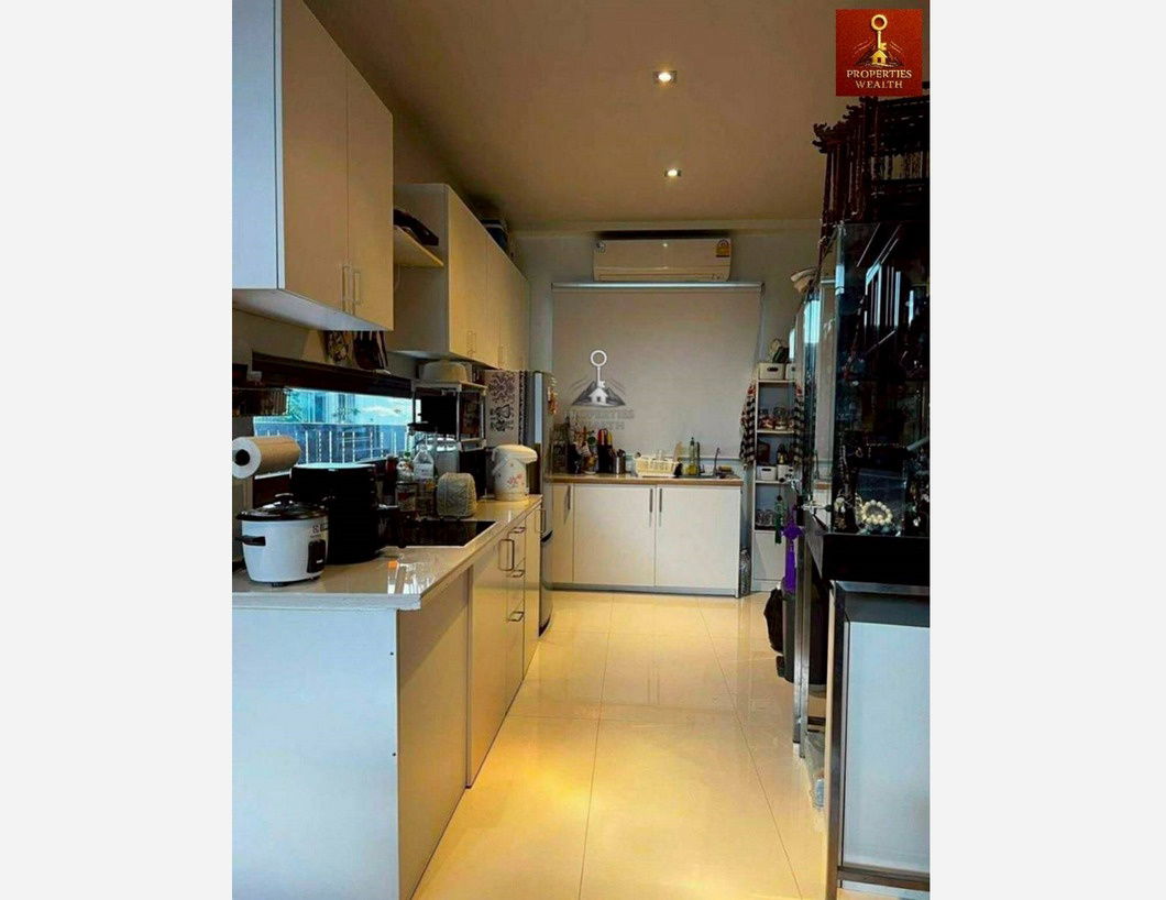 picture Call : 098-885-4878 / 4-storey Townhouse corner unit 4 Beds, 4 Baths, Sukhumvit 71 Road, Watthana, near expressway and BTS - 6/14