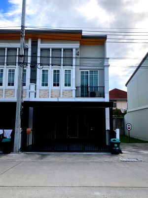 Townhouses for sale Bangkok : Golden Town Bangna-Suanluang For Sale