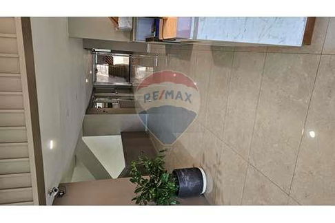 [920021007-303] BEAUTIFUL TENANT OCCUPIED CONDO BELOW MARKET PRICE UP FOR SALE