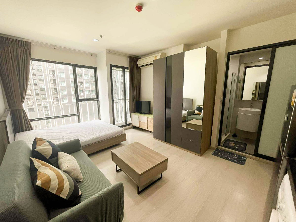 รูป Rent 1 bed 1baht 24 sqm Rhythm Asoke 1 Condo Minimum contract 1 year contract we have many units here pls contact us Can Negoวิวสวน - รูปที่ 1/13
