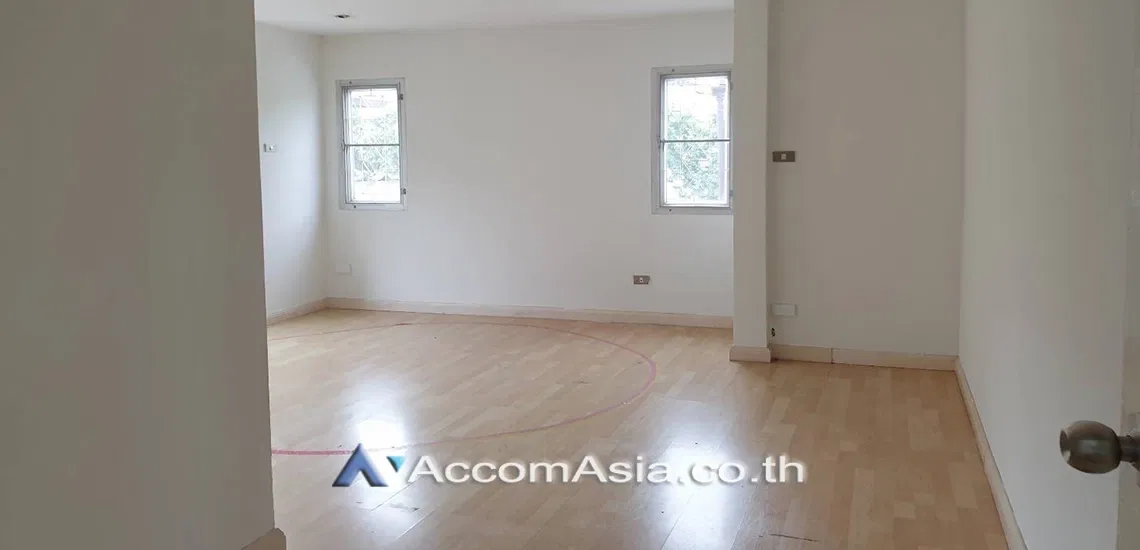 picture 🔼🔽 AccomA 📩  Spacious Single-Storey Home with Airy Garden View at Ekkamai, Sukhumvit (AA13872) - 11/16