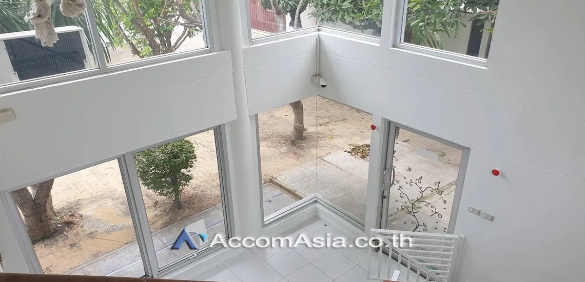 picture 🔼🔽 AccomA 📩  Spacious Single-Storey Home with Airy Garden View at Ekkamai, Sukhumvit (AA13872) - 4/16