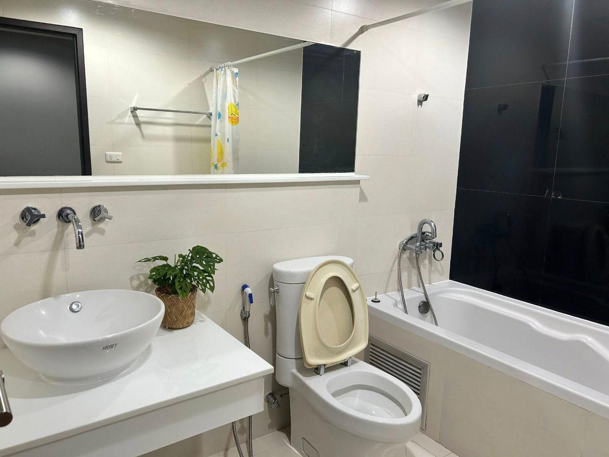 picture Urgent Rent!! Great Price! Beautifully Decorated Unit at The Address Sukhumvit 42 - 12/13