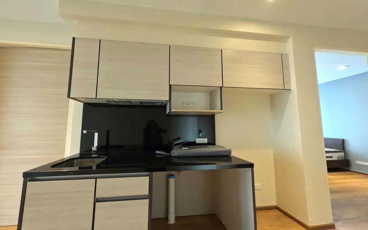 picture Park24 BTS Prompong for Sale Below Market Price. Condo Park 24 The price is lower than the market newly renovated.  - 5/39