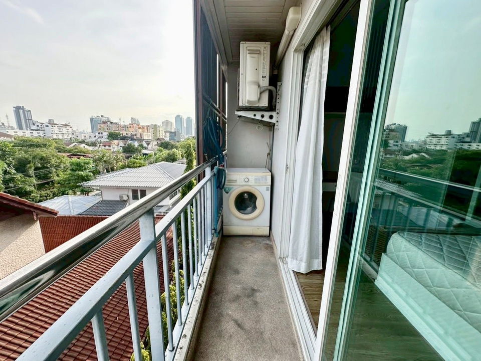 รูป code : C05 ให้เช่าคอนโด กรีเน่ คอนโด สุทธิสาร (Grene Condo Sutthisan) | ห้องใหญ่ 31 ตร.ม. ชั้น 4 เฟอร์ครบ เครื่องใช้ไฟฟ้าครบ พร้อมอยู่ - รูปที่ 8/8