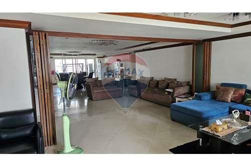 picture [920021007-306] well maintained and spacious condo in the heart of the city for sale - 4/27