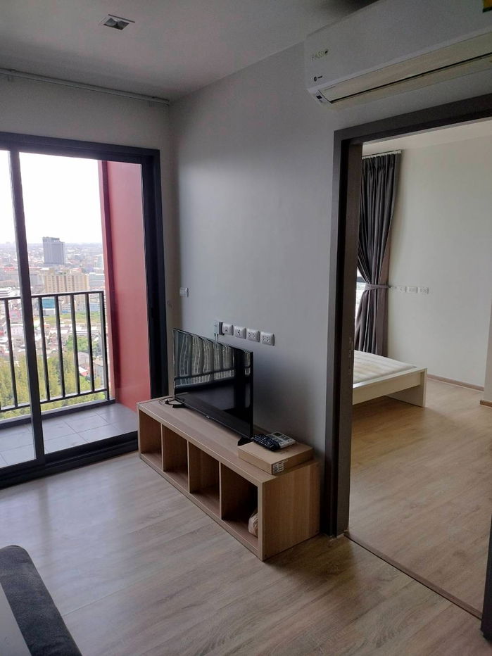 picture Rent: Condo The Base Garden Rama 9 *Corner Room* at Line: @homefinder - 5/10