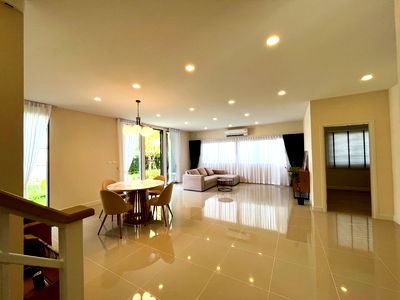 Houses for rent Bangkok-Chon Buri Motorway : For rent Perfect Place Sukhumvit 77 Suvarnabhumi fully furnished
