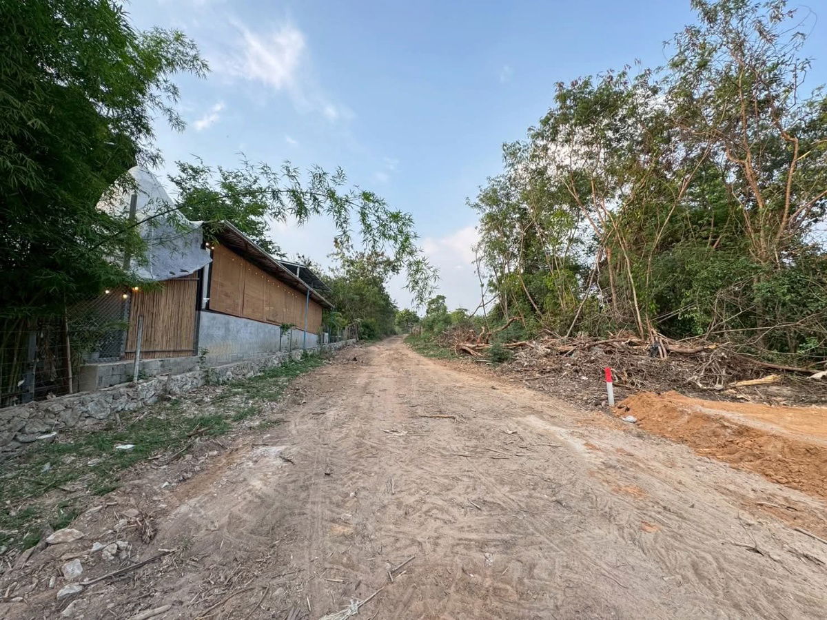 picture Land in Pattaya Jomtien Prime Location in the Pattaya Beach Side,Land Size 416sq.m  - 10/11