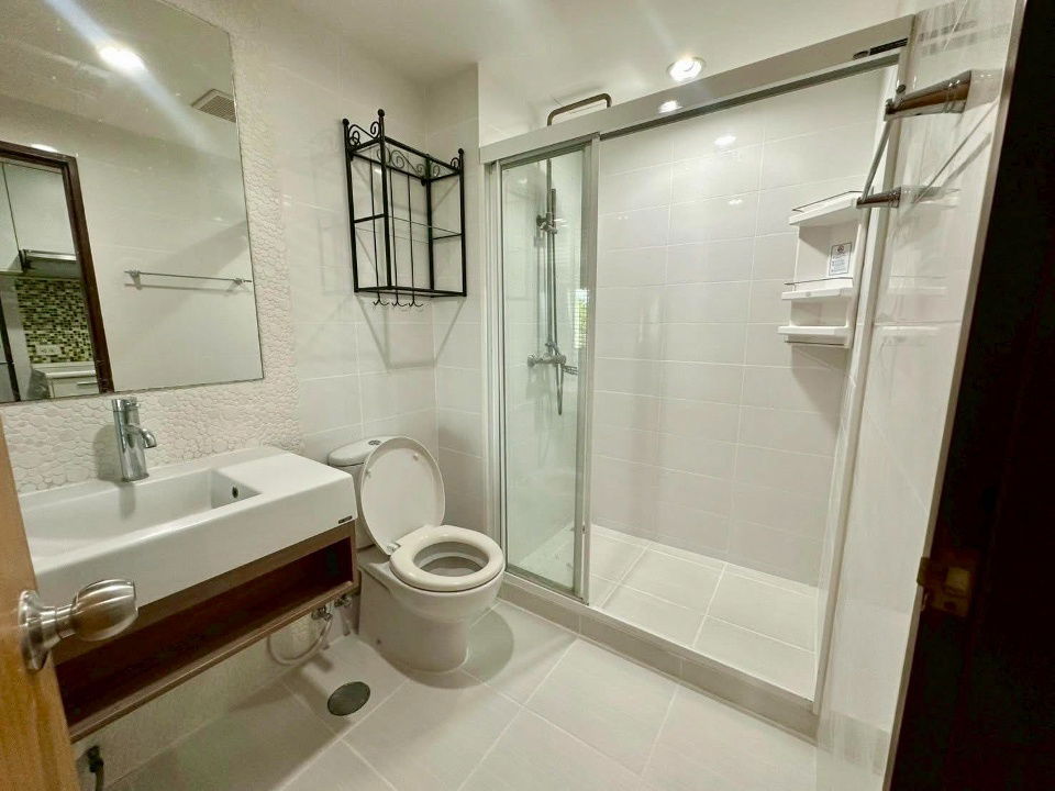 รูป code : C05 ให้เช่าคอนโด กรีเน่ คอนโด สุทธิสาร (Grene Condo Sutthisan) | ห้องใหญ่ 31 ตร.ม. ชั้น 4 เฟอร์ครบ เครื่องใช้ไฟฟ้าครบ พร้อมอยู่ - รูปที่ 4/8