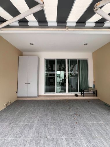 3-bed townhouse for rent, 167 sqm, 22.5 sq wah, Baan Klangmuang S-Sense Srinakarindra