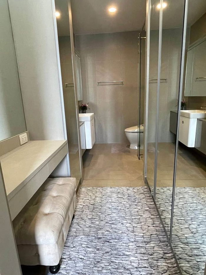 picture Code: KJ8532  for rent Noble Ploenchit // Line ID: @kjcondo (with @) // - 4/8