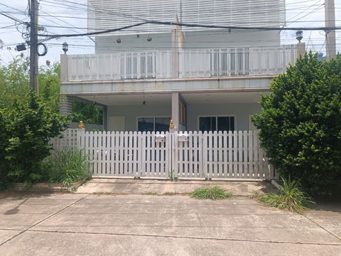 Affordable Townhouse in Pattaya Beach Side near Pratumnak Hills Pattaya for Sale