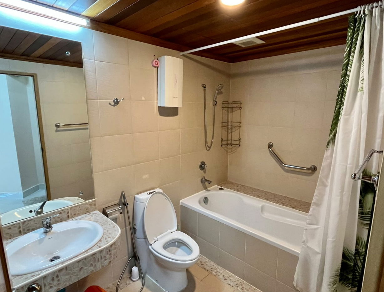picture Studio Condominium @ Sky Beach - 6/14
