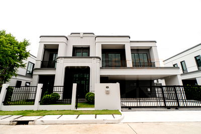 Houses for sale เทสโก้โลตัส ลำลูกกา คลอง 6 : Setthasiri Wongwaen - Chatuchot  4 bedrooms, for sale