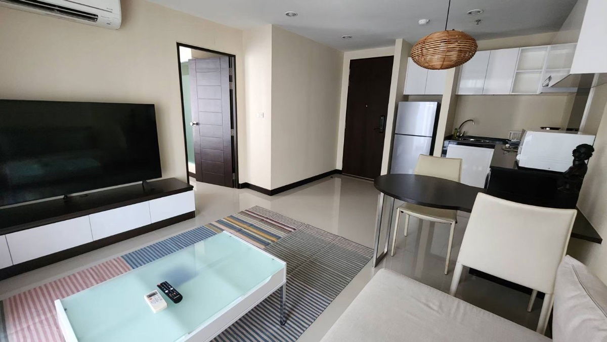 picture Condominium  for rent near the mall - 12/22