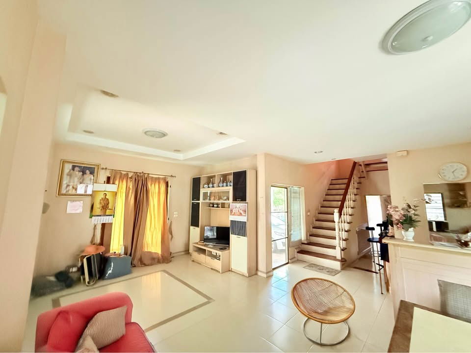 picture Single-family home for sale, ready to move in.  Setthasiri Village, Wongwaen-Sukhaphiban 2 - 6/16