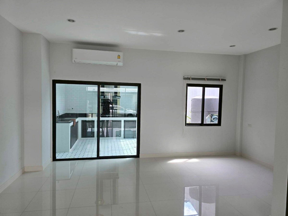 รูป #st20088 ให้เช่า   ทาวน์โฮม Cordiz @ อุดมสุข 39 ใกล้ BTS อุดมสุข เพียง 5 นาที   - รูปที่ 3/8