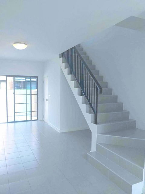 picture Phetkasem 77-81 Wat NongKhaem Sch 1.2km.. 5bed Commercial building for rent 3.5-storey corner unit - 4/8