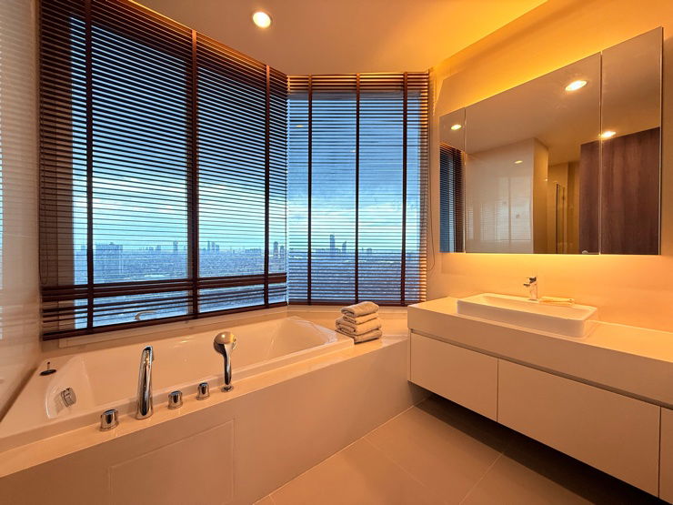 รูป ให้เช่า 3 ห้องนอน Menam Residences ใกล้ นานาชาติโชรส์เบอรี - รูปที่ 11/27