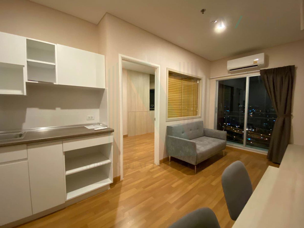picture For Rent Condo LUMPINI PLACE RATCHADA - SATHU Building 1, Floor 23,1 bed room, Room size 29 sqm - 1/8