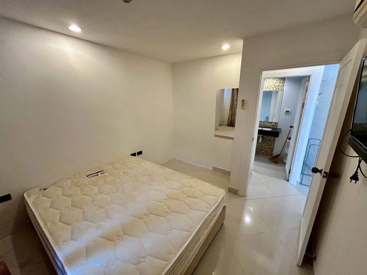 picture 1 Bedroom Condominium @ Paradise Park - 3/24
