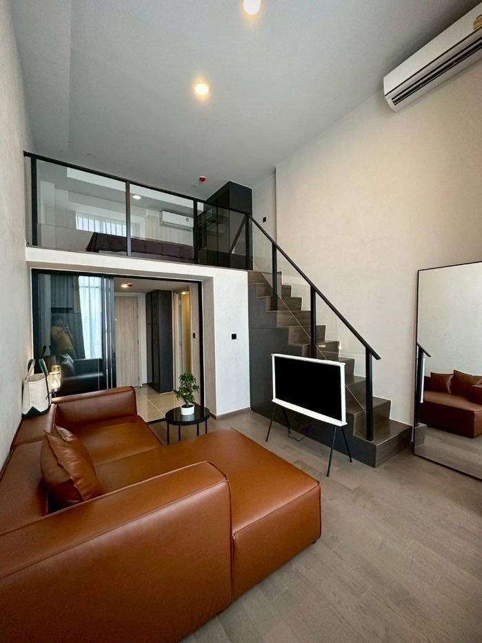 picture Park Origin Chula Samyan【𝐑𝐄𝐍𝐓】🔥LOFT room, earth tones, simple, fully furnished. The central section is full 🔥 Contact Line ID: @hacondo - 5/10