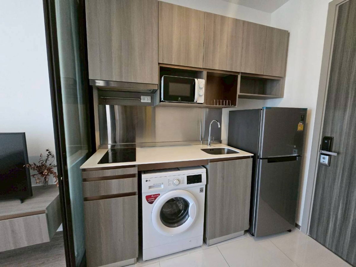 picture  KnightsBridge Prime Onnut for rent >> Studio room (14,000 baht) >> Fully Furnished Nice unit (Line ID: meigood777) - 8/10