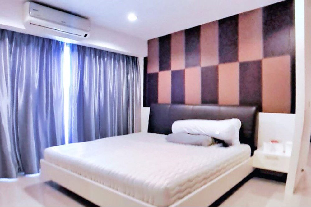 picture [920071001-10589] FOR SALE Stunning river view 1 bed high floor State Tower - 5/9