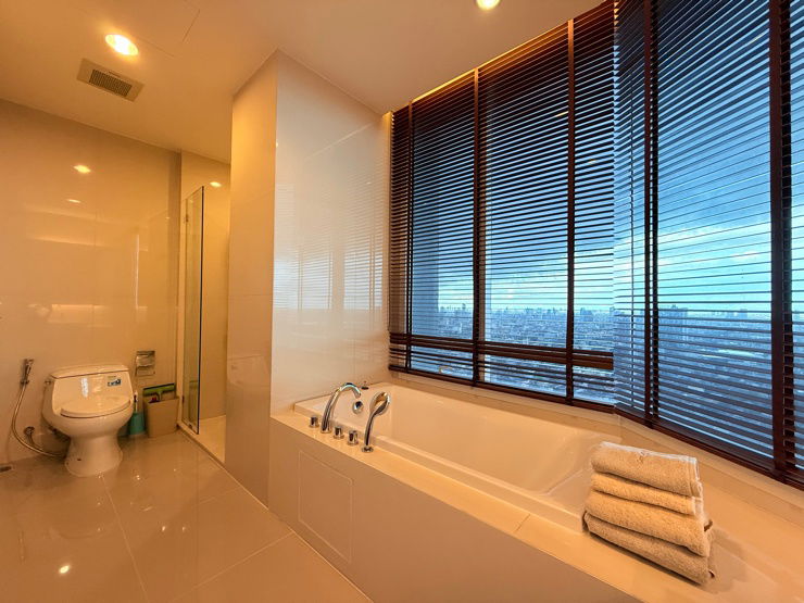 รูป ให้เช่า 3 ห้องนอน Menam Residences ใกล้ นานาชาติโชรส์เบอรี - รูปที่ 12/27