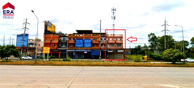 Shophouses for sale Chonburi : Prime Corner Commercial Building for Sale 2 Units on Sukhumvit