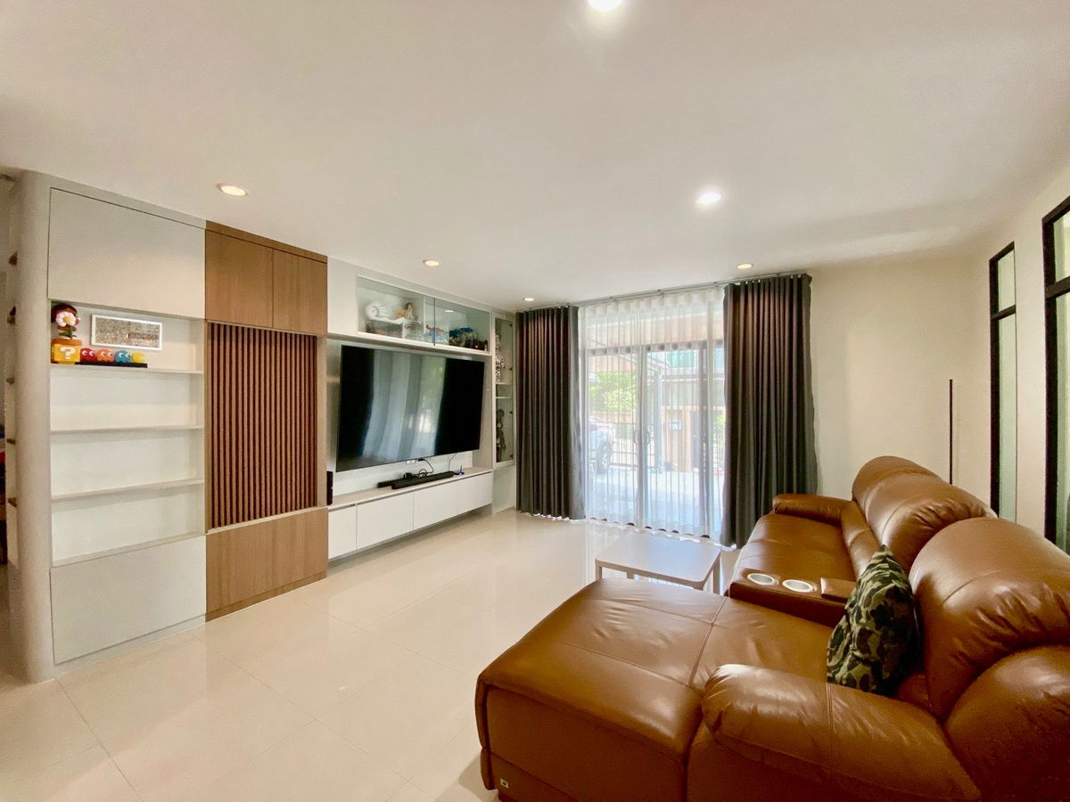 รูป 🏡 ให้เช่าบ้านเดี่ยวหลังใหญ่ The Plant Exclusique พัฒนาการ | พื้นที่เยอะ จอดรถได้ 5 คัน | ทำเลเชื่อมต่อเอกมัย-อ่อนนุช-ศรีนครินทร์ - รูปที่ 1/23