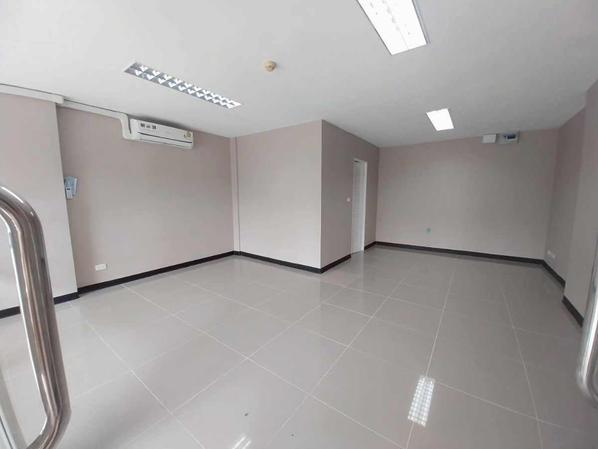 รูป 📍 ให้เช่าห้องโล่ง ชั้น 1 เหมาะทำการค้า Airlink Residence ห้องกว้าง 39.10 ตร.ม. อาคาร 2 ทำเลดี ใกล้สนามบินสุวรรณภูมิและ Airport Link ลาดกระบัง ✨ - รูปที่ 2/8