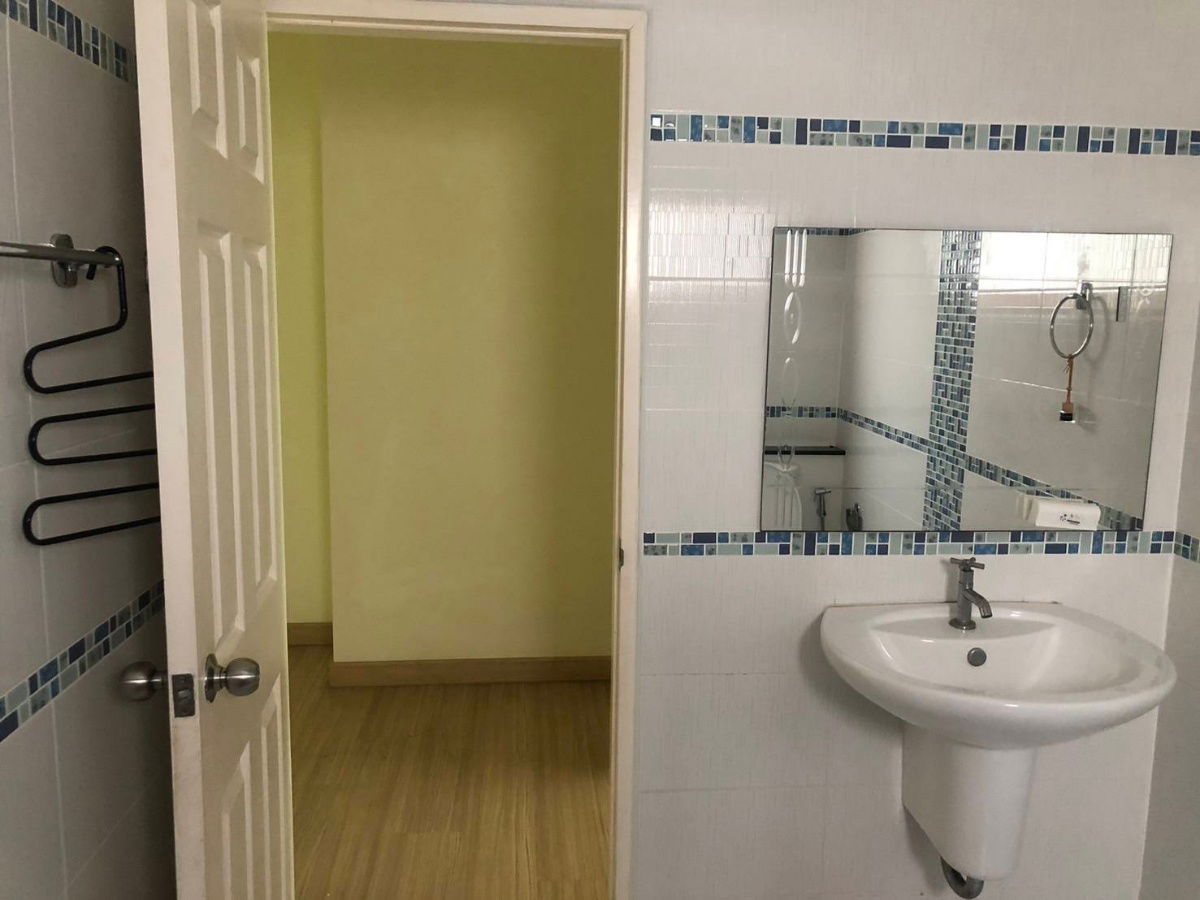 picture 🏡 House for Rent – Next to CMU Fence (Near Boat Restaurant) 📌 Prime location! The house is right next to Chiang Mai University (CMU) - 7/10