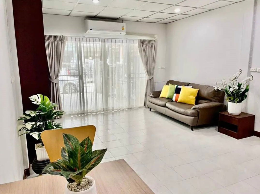 รูป T 1433 ให้เช่า ทาวน์เฮ้าส์ 2 ชั้น รีโนเวทใหม่ ซ.บางนา ตราด 56 บ้านสวย เฟอร์นิเจอร์ครบ พร้อมอยู่ ราคา 20,000 บาท - รูปที่ 3/20
